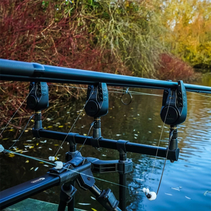 Prologic C-Series Bite Alarm Set & Bivvy Light - 3 Rod